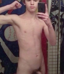 Mirror Selfies 01 57d87890cf910.jpg