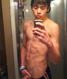 Mirror Selfies 08 57da051189449.jpg