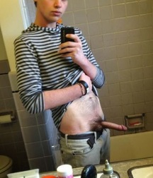 Mirror Selfies 09 57deab8b17ca5.jpg