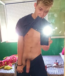 Mirror Selfies 14 57f6f8c8ac006.jpg