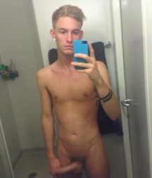 Mirror Selfies 15 584e2d697f89c.jpg