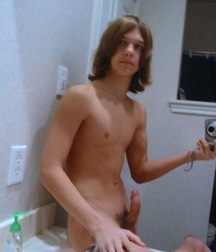 Mirror Selfies 15 584e2d83b57b0.jpg