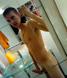 Mirror Selfies 15 584e2daa2d8fd.jpg