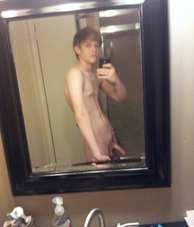 Mirror Selfies 16 584f1bb0aeed1.jpg