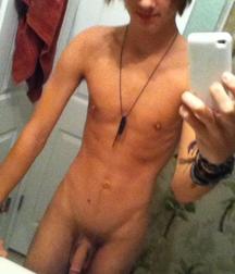 Mirror Selfies 16 584f1bb47e535.jpg