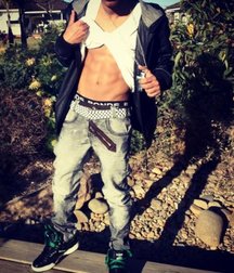 KIM 59bec42244734.jpg