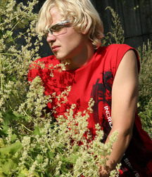 Vova [in the garden] 57dd51b4a3b95.jpg