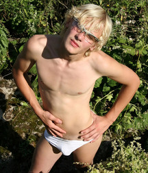 Vova [in the garden] 57dd51fb0e491.jpg