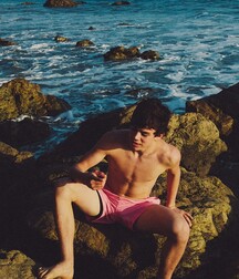 HAYES GRIER (Youtuber, TikTok) feet shirtless boxers bulge 5f3ebf9cda433.jpg