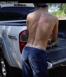 HAYES GRIER (Youtuber, TikTok) feet shirtless boxers bulge 5f3ebfba735c0.jpg