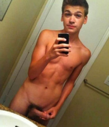 Mirror Selfies Gay Tube 608e2fa2b7108.jpg