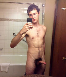 Mirror Selfies Gay Tube 608e2fa899823.jpg