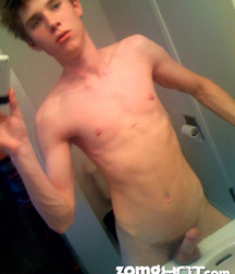 Mirror Selfies Gay Tube 608e2fc803c30.jpg