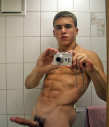 Mirror Selfies Gay Tube 608e2fdfc846f.jpg