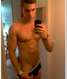 Mirror Selfies Gay Tube 608e303c7b818.jpg