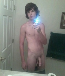 Mirror Selfies Gay Tube 608e3053b5f9c.jpg