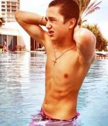 Mahone shirtless 593412032c570.jpg