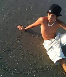 Mahone shirtless 5934120da66c1.jpg