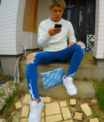 Skinny Jeans 5dd44928b9500.png