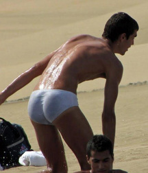 Bulges and buns 5de6a08ad3949.jpg