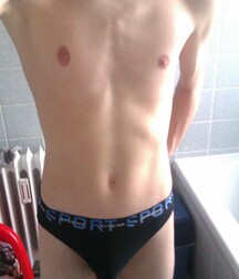 Beach Selfie Shirtless Gay Boys and Boy Bulges 62b604bfbf376.jpg