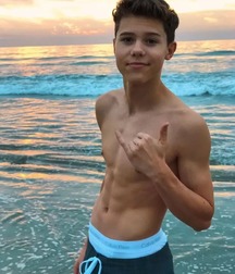 Beach Selfie Shirtless Gay Boys and Boy Bulges 62b604dd04d69.jpg