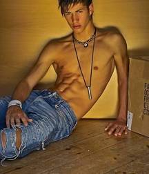 Tight Jeans 1 5a4f3d132c834.jpg