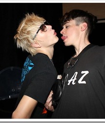 Buddies 5a5cd2afd7e66.jpg