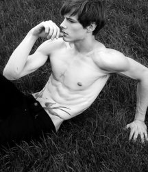 Shirtless Boys 2 5a5cf0062dbfb.jpg