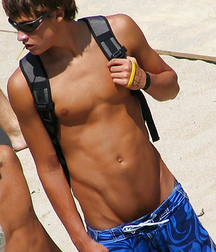 Shirtless Boys 2 5a5cf022ab69d.jpg