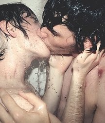 Boys Kissing 1 5a62973967e9f.jpg