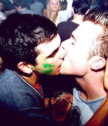 Boys Kissing 1 5a62973c14a62.jpg