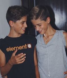 Cute Boys 1 5a75948fc6038.jpg
