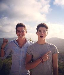 Cute Boys 1 5a7594b2da4c8.jpg