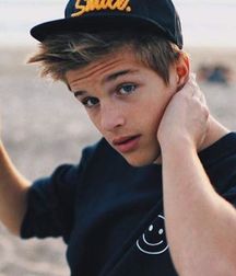Cute Boys 1 5a7594bc2b364.jpg
