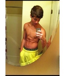 Cute Boys 1 5a7594bfc7e72.jpg