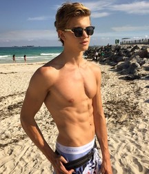 Cute Boys 5 5c8e5ca7b4931.jpg