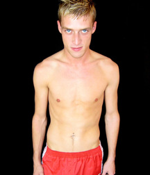 Boys in shiny shorts Glanzshorts 5abde5dddbcfd.jpg