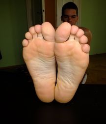 Masa's Feet 5bddbb04ba2f0.jpg