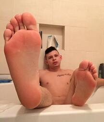 Sexy Boy Feet 5eb837e417f24.jpg