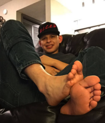Sexy Boy Feet 5eb8382f4fd97.png