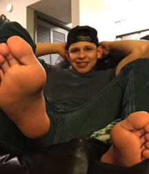 Sexy Boy Feet 5eb83830d43d0.png