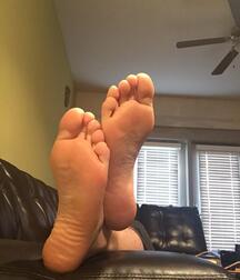 Sexy Boy Feet 5eb838645f940.jpg