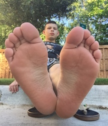 Sexy Boy Feet 5eb8389462f65.jpg