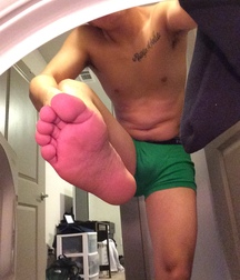 Sexy Boy Feet 5eb838af40689.jpg