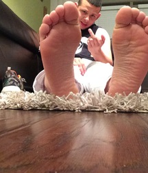Sexy Boy Feet 5eb838c9a589c.jpg