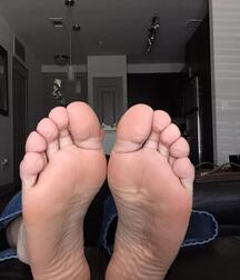 Sexy Boy Feet 5eb838ef52034.jpeg