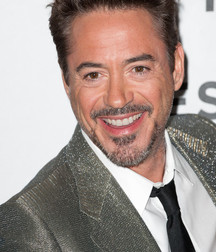 Robert Downey Jr and a Selfie or Two 590c00fc09893.jpg