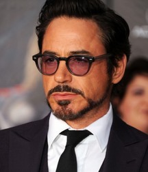 Robert Downey Jr and a Selfie or Two 590c0100491da.jpg