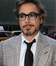 Robert Downey Jr.  59849ba0178dc.jpg